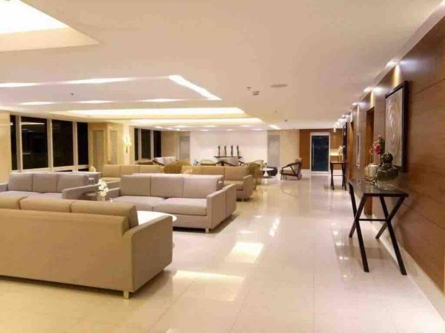 Breeze Residences - 1Br Unit With Balcony -Top Floor Manila Exterior photo
